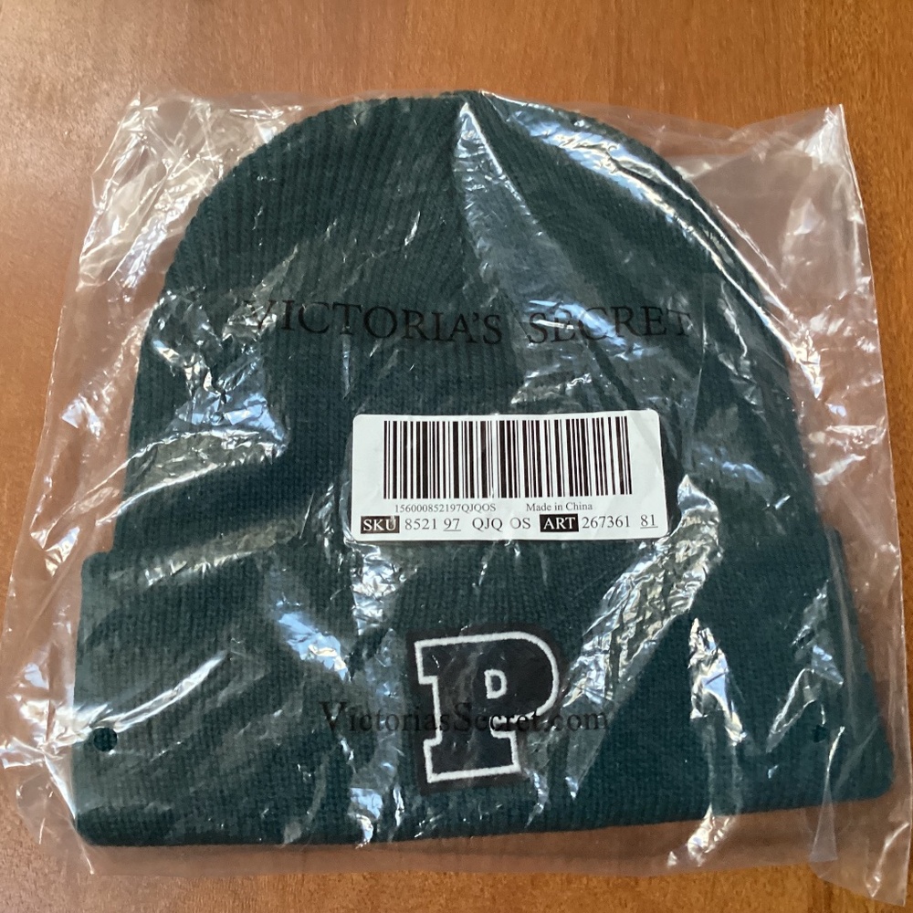 Victoria’s Secret Pink Rib Knit Beanie Black P Logo Graphic Beanie New